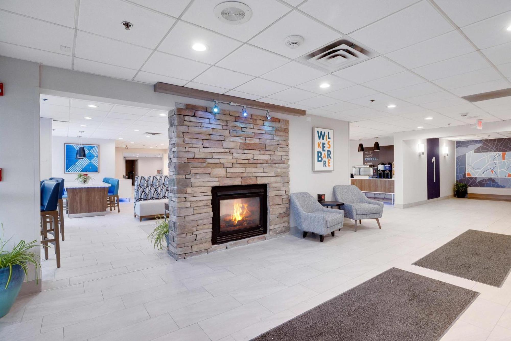 Holiday Inn Express Wilkes Barre East By Ihg Екстериор снимка