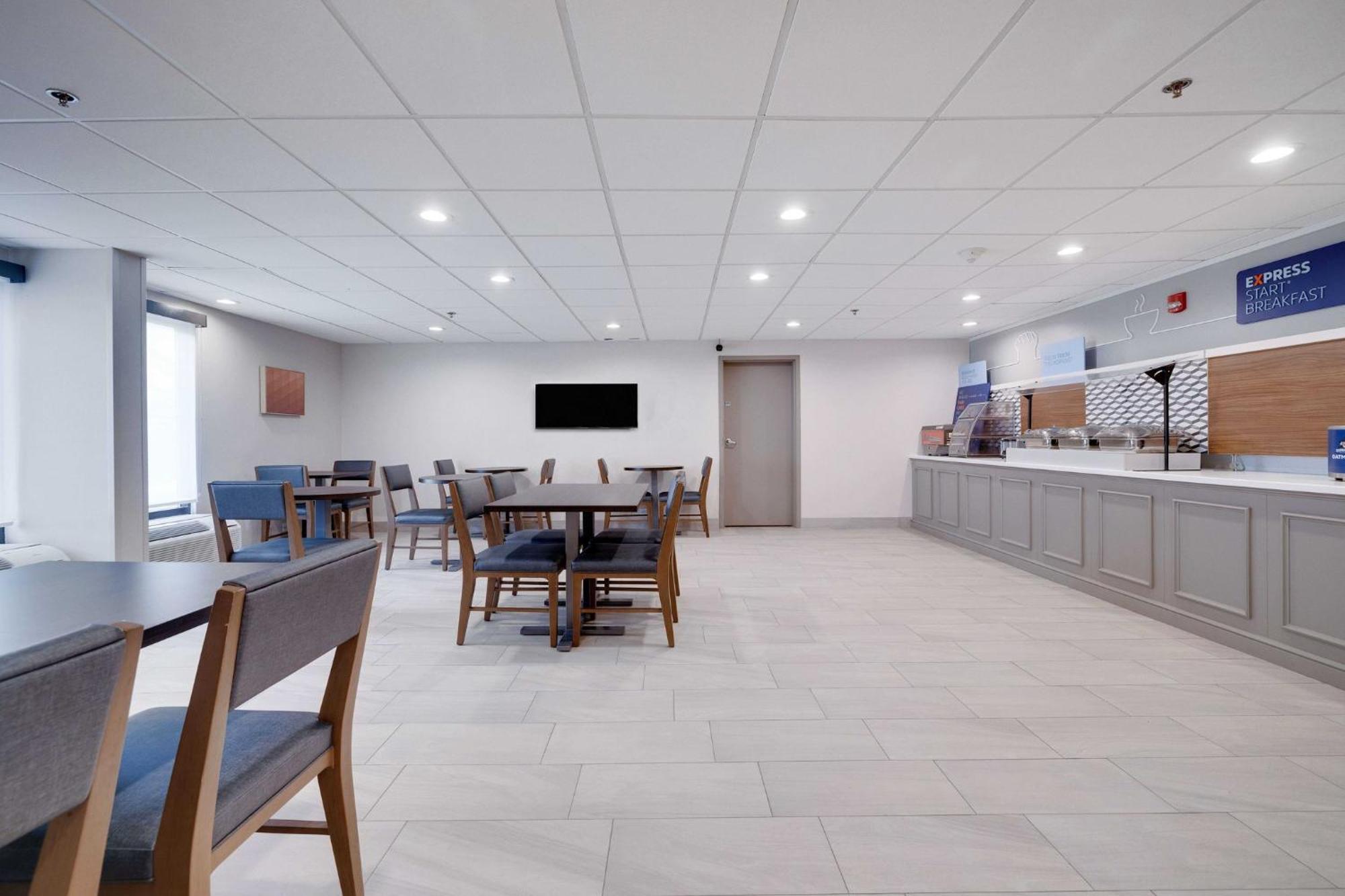 Holiday Inn Express Wilkes Barre East By Ihg Екстериор снимка